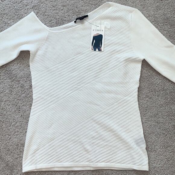 CYRUS Bone Asymmetrical Sweater Sz M - NWT - Picture 4 of 8